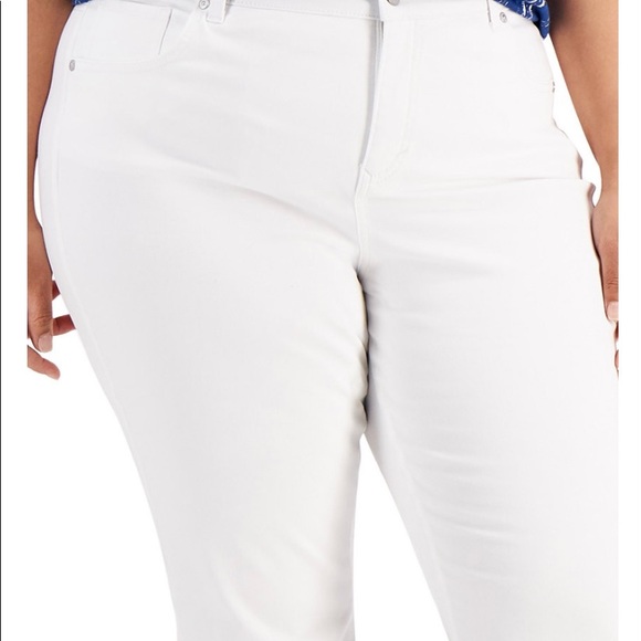 Plus Size Crop Jeans - Picture 2 of 5